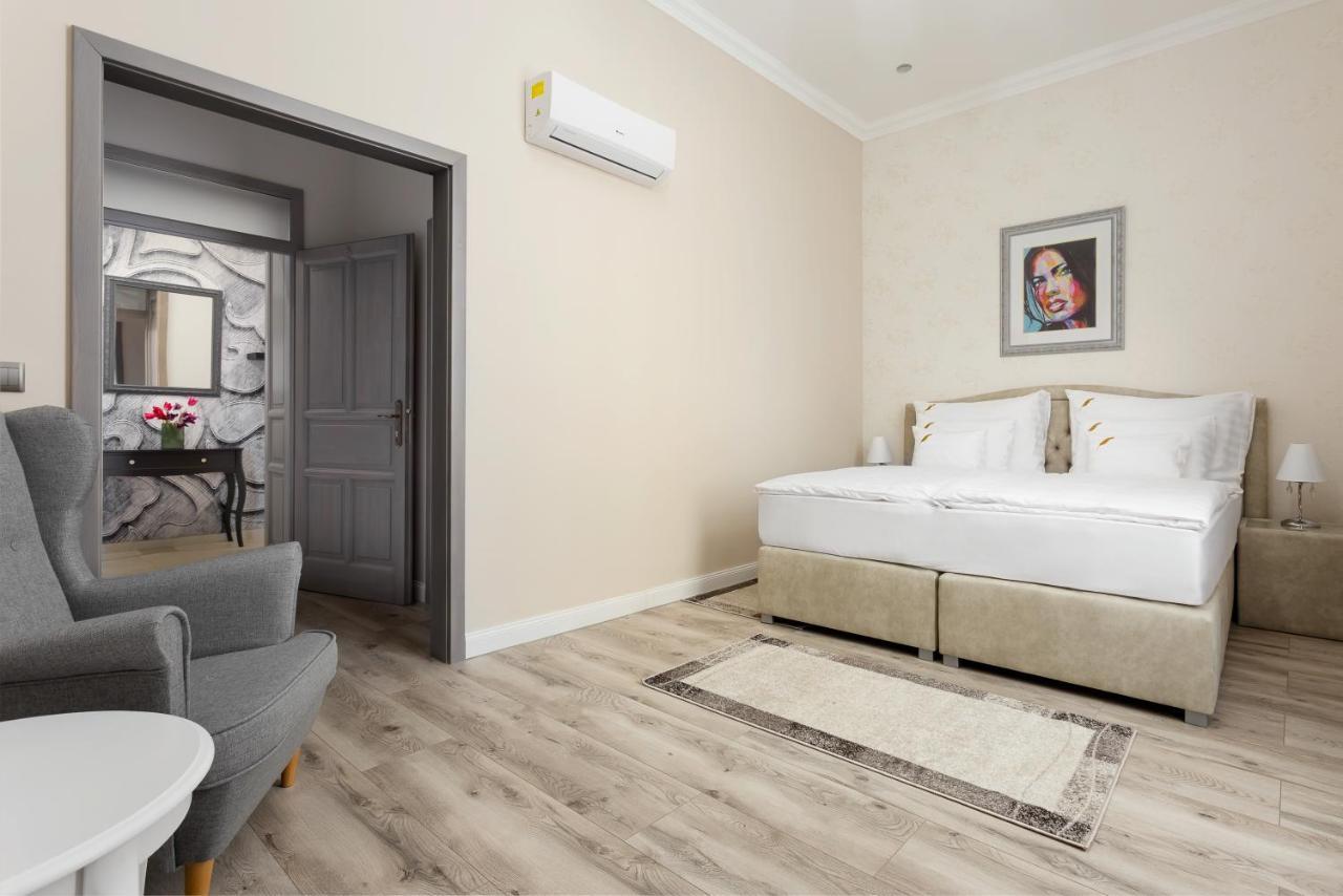 Poroszló Notarius Vendeghaz Bed & Breakfast エクステリア 写真